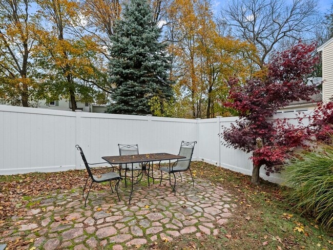 Building Photo - 27 Kilby St