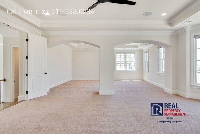 Building Photo - 9220 Lehigh Dr
