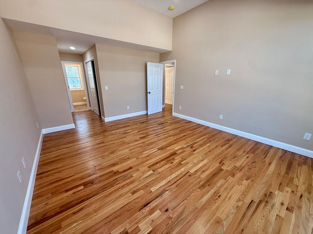 Building Photo - 230 Clark St