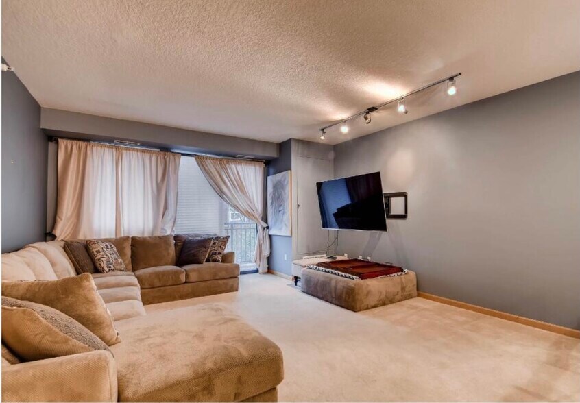 Building Photo - 7600 Lyndale Ave S