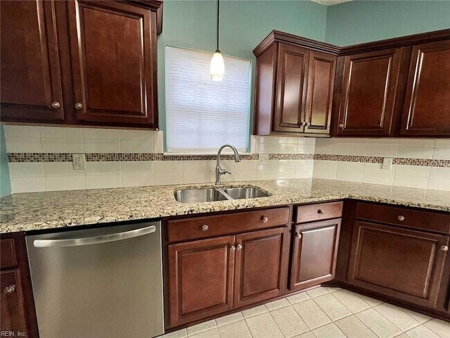Building Photo - 4930 Cypress Point Cir