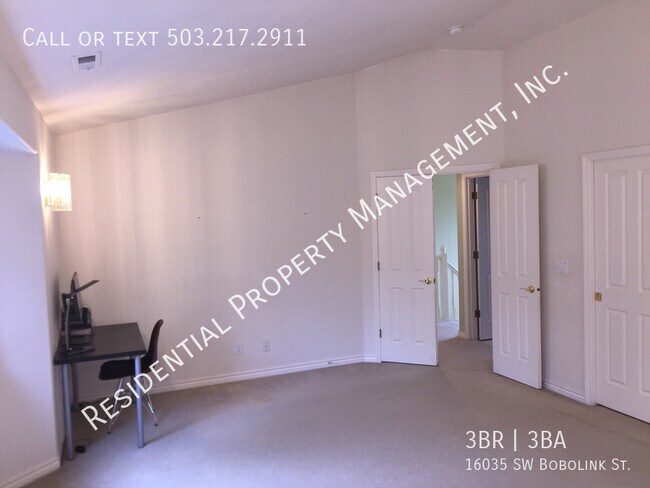 Building Photo - 16035 SW Bobolink St