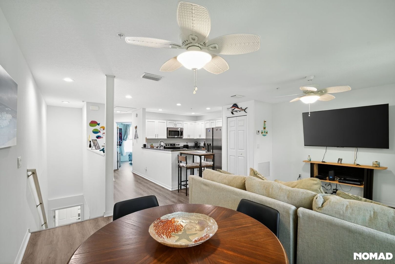 Building Photo - 2433 6th Ave Dr E