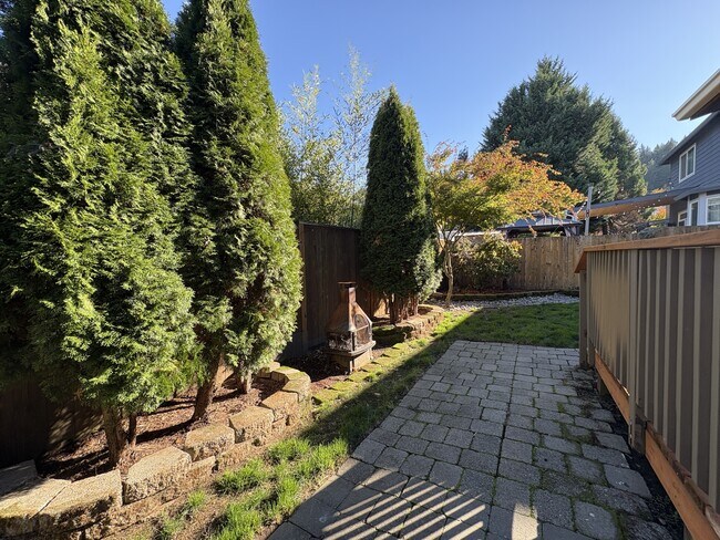 Building Photo - 12982 SW Kameron Way