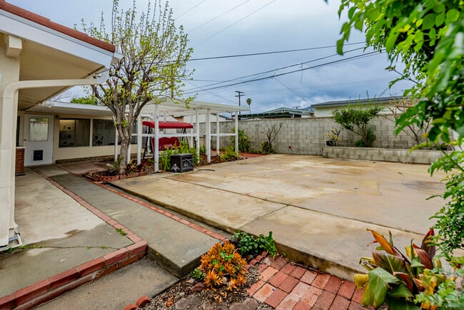 Building Photo - Furnished 3BR Glendora Home | Quiet Retreat + Parking