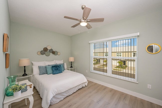 Building Photo - 900 Paddleboard Ct