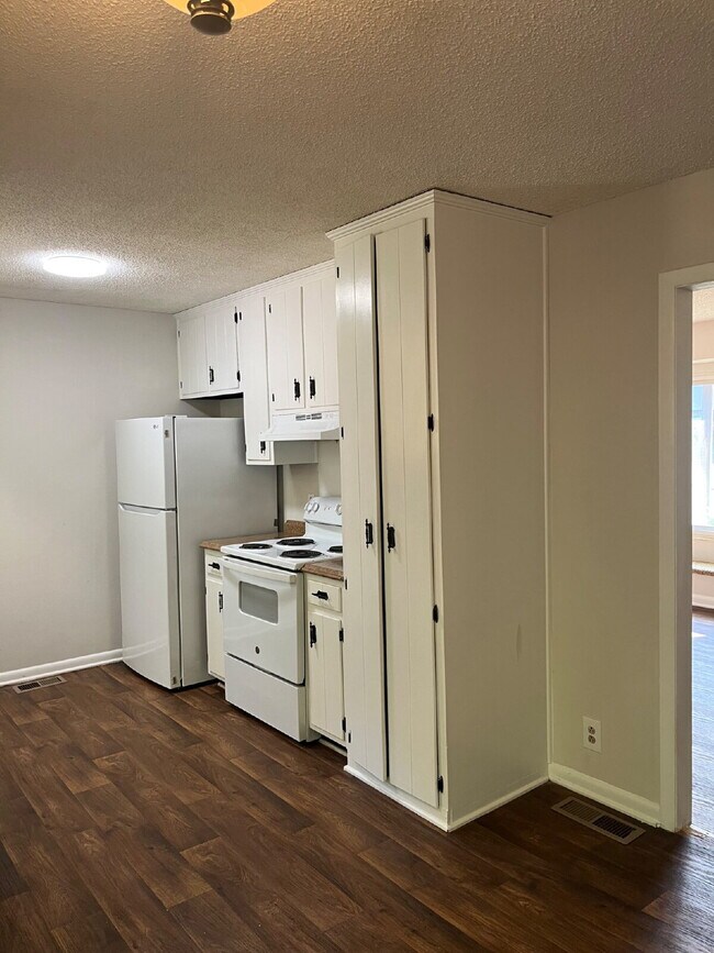 Building Photo - 416 Ocala Ct N