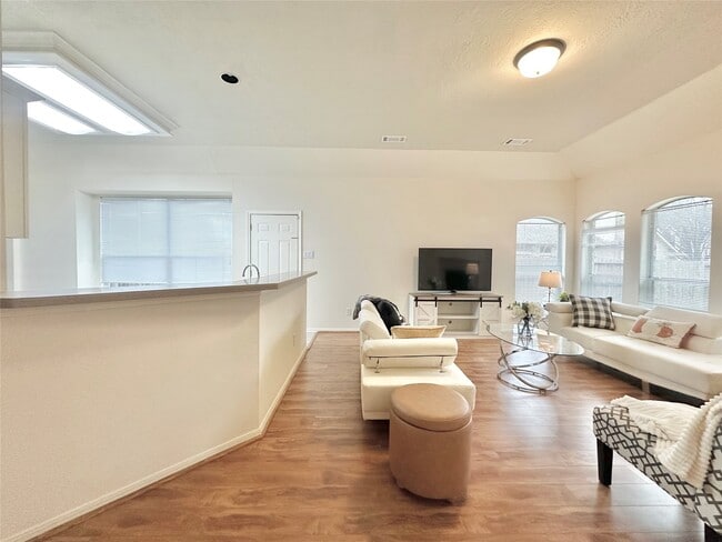 Building Photo - 4903 Falls Cir