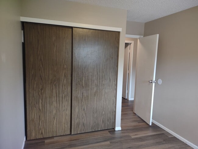Building Photo - ALL PROSPECTIVE TENANTS MUST SUBMIT A $58 ...