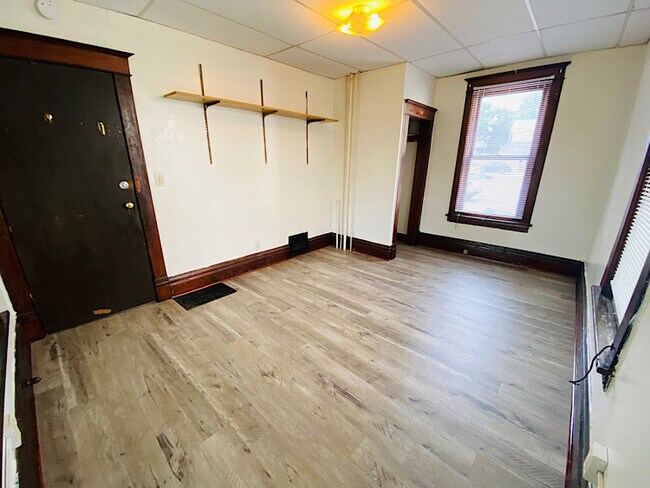 Building Photo - 216 Fairchild St
