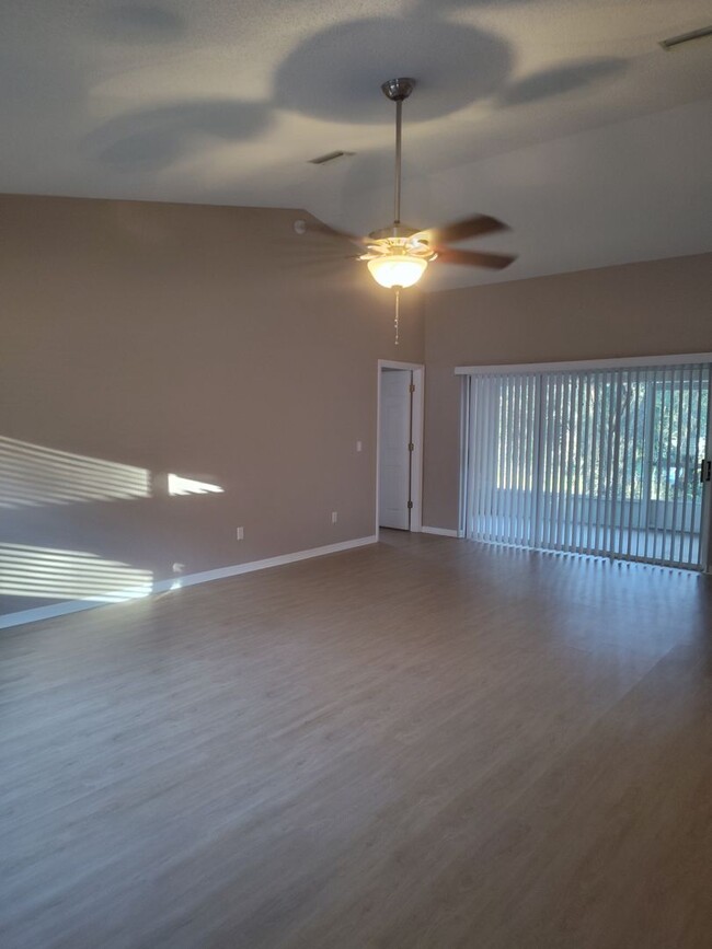 Building Photo - CITRUS SPRINGS