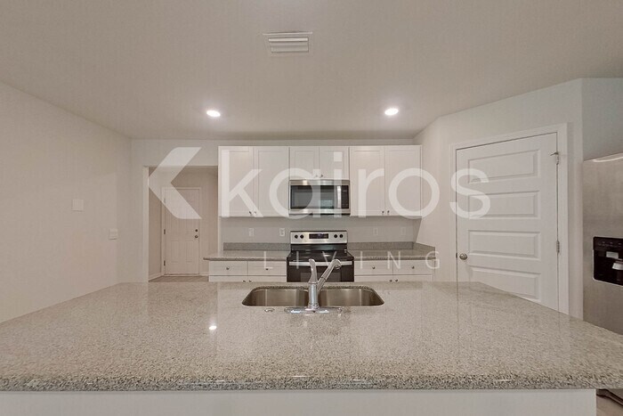 Building Photo - 4702 Malay Cir