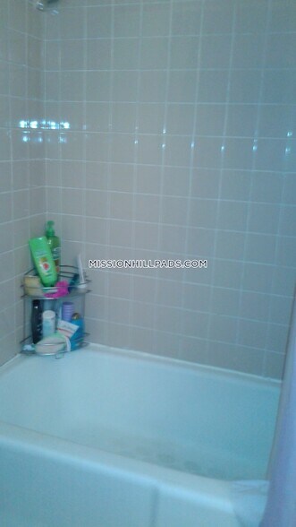 Primary Photo - 40 Hillside St