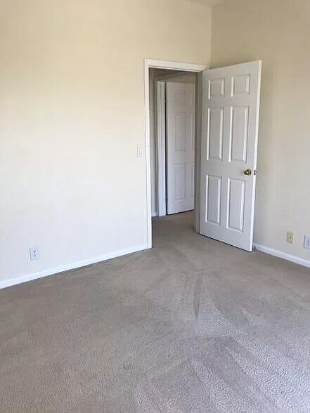 Building Photo - 260 Channing Way