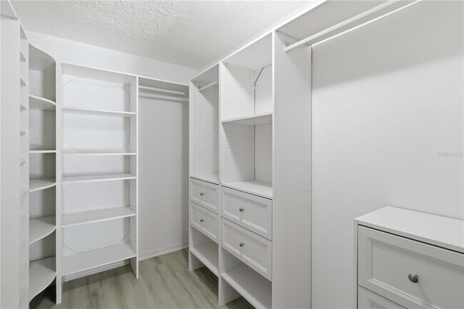 Building Photo - 2110 Laindale Pl