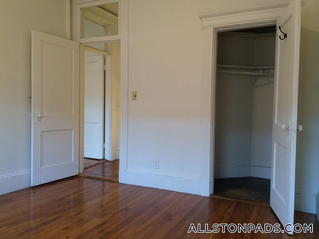 Building Photo - 1334 Commonwealth Ave