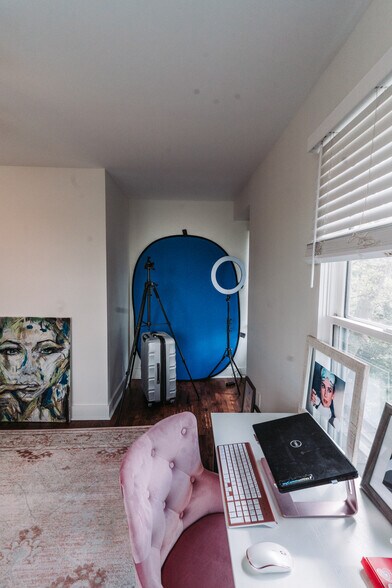 Building Photo - 902B Shelby Ave