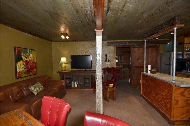 Building Photo - 0000 Austin Ave