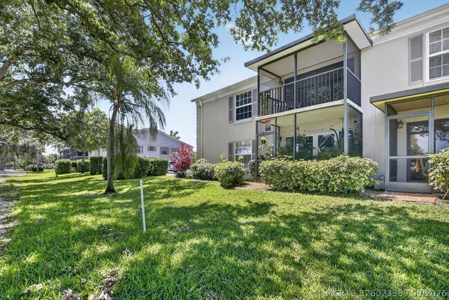 Building Photo - 9101 Jacaranda Ln