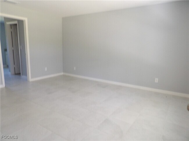 Building Photo - 7653 Minardi St