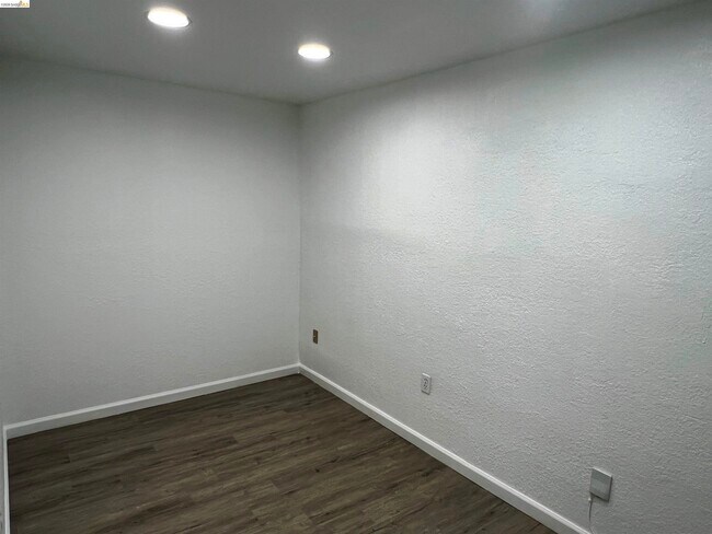 Building Photo - 2869 38th Ave