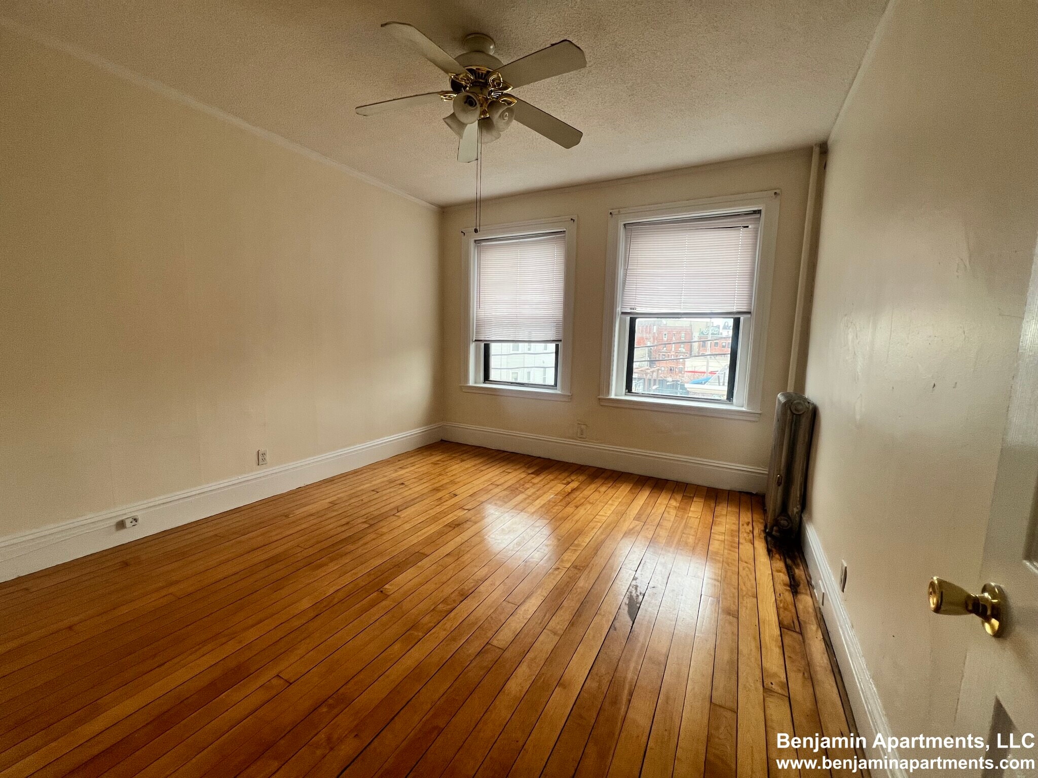 Building Photo - 433 Cambridge St