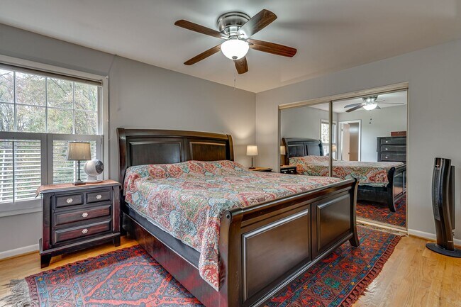 Building Photo - Charming 4 Bed SFH in Alexandria!