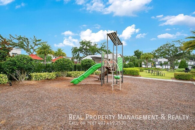 Building Photo - 3 BR / 2.5 BA Townhouse In Hawks Crest