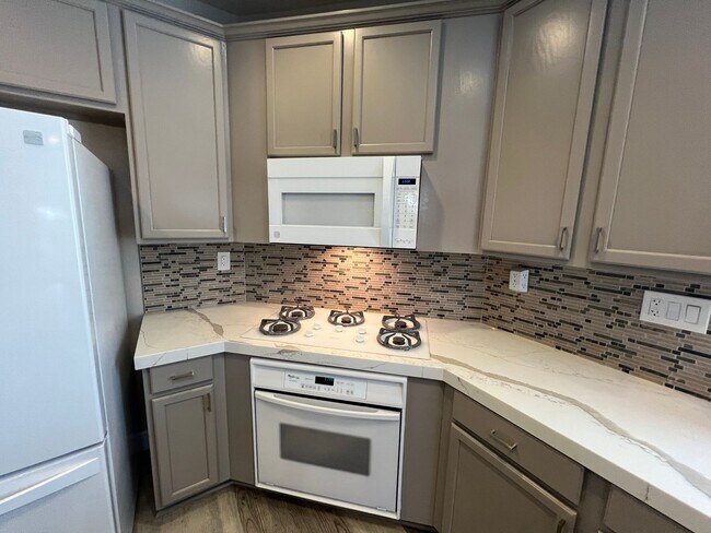 Building Photo - 4-bedroom single story in Sylvan School Di...