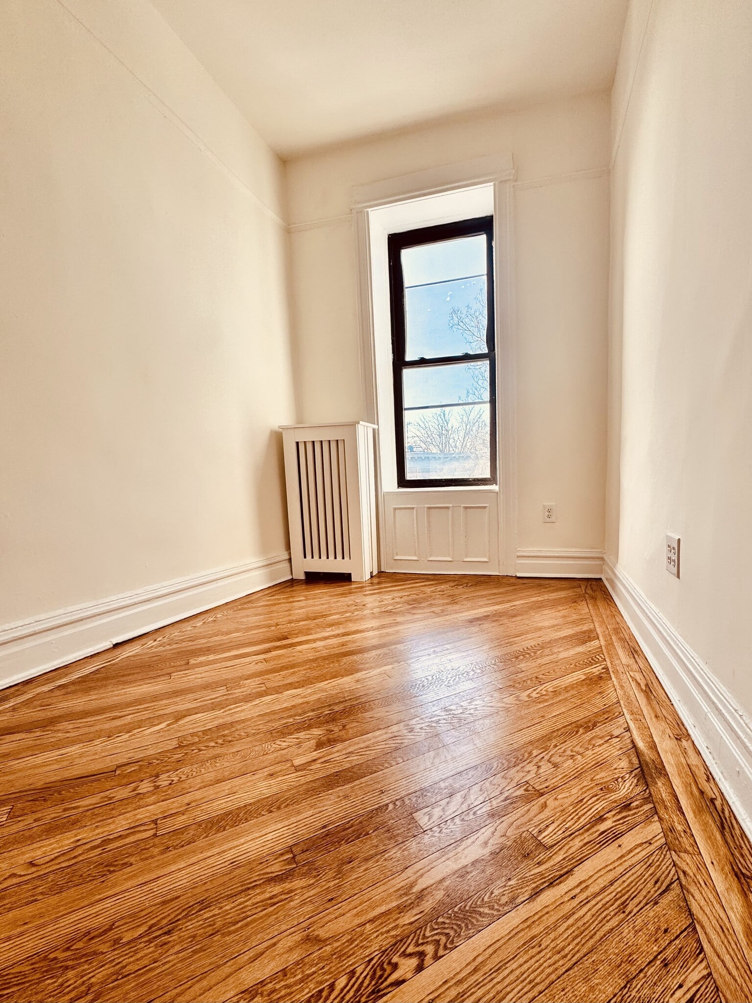 Building Photo - 537 73rd St