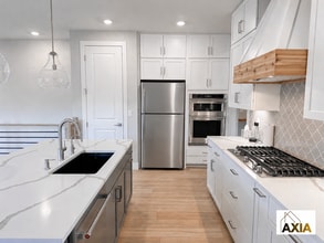 Building Photo - Modern 4BD/3BA Dream Home!