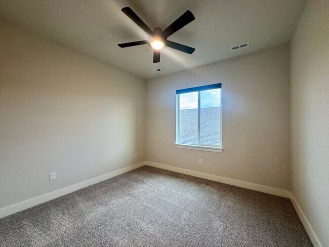 Building Photo - Stunning 5-Bedroom Home with Theater Room & Upgrades – Commerce City