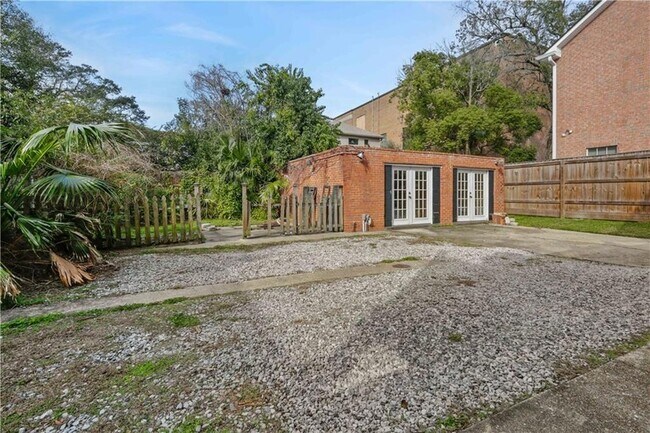 Building Photo - 508 N Labarre Rd