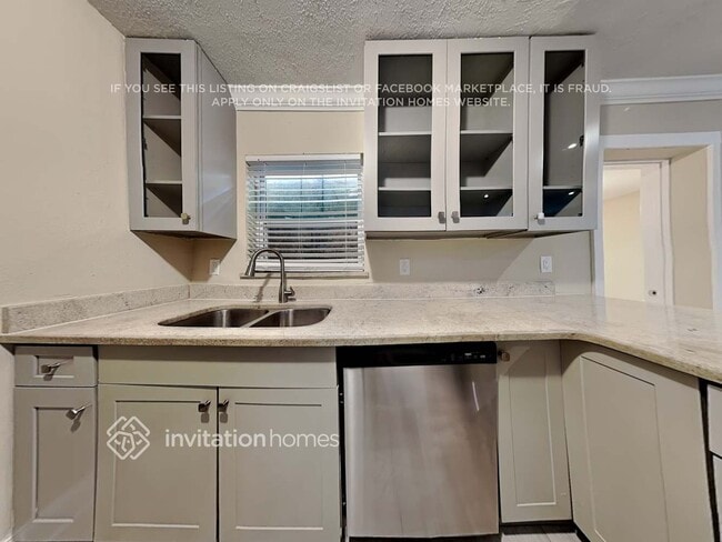 Building Photo - 849 Sunniland Dr