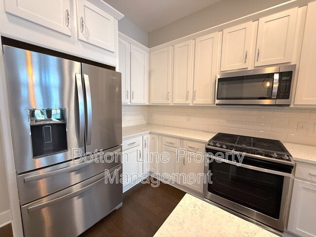 Building Photo - 2401 Euclid Ave