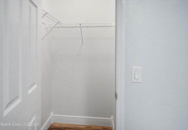 Building Photo - 1310 Lara Cir