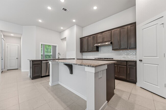 Building Photo - 212 Milas Cv