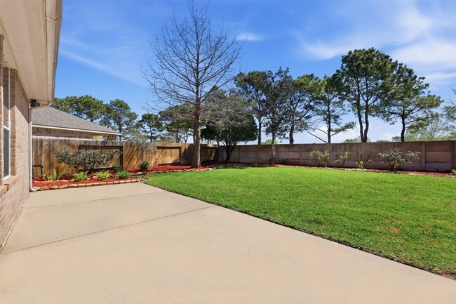 Building Photo - 20811 Garden Arbor Ln