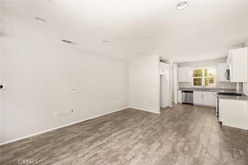 Building Photo - 544 S Casita St