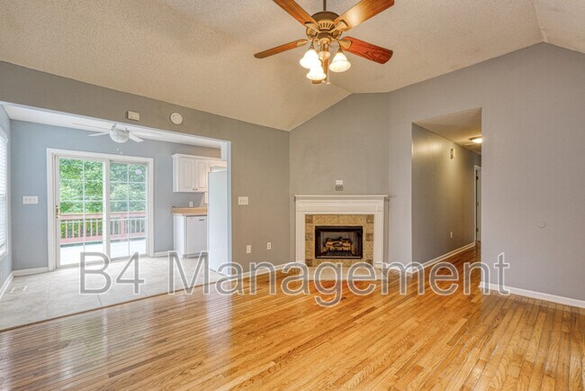 Building Photo - 208 Cotton Creek Dr