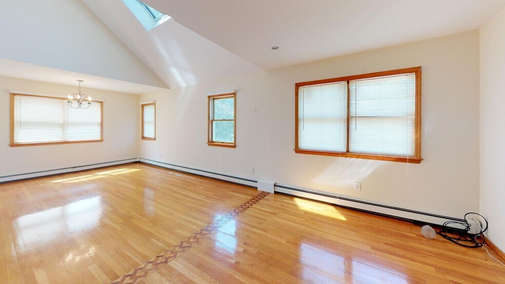 Building Photo - 60 Central Pky