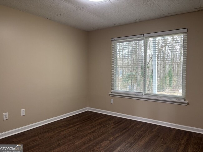 Building Photo - 3410 Camens Ct NE