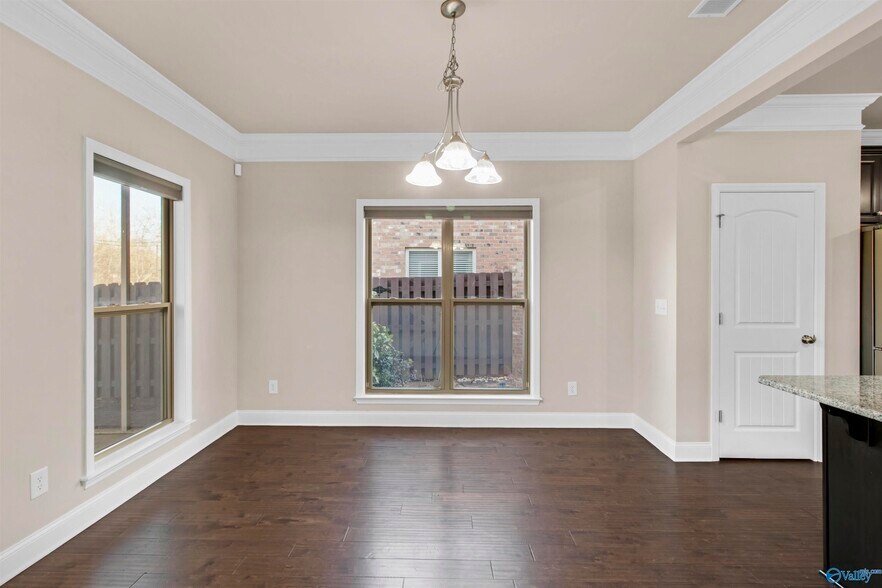 Building Photo - 110 Wolf Creek Trl SW