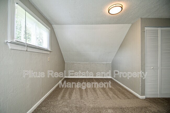 Building Photo - 3055 13th St