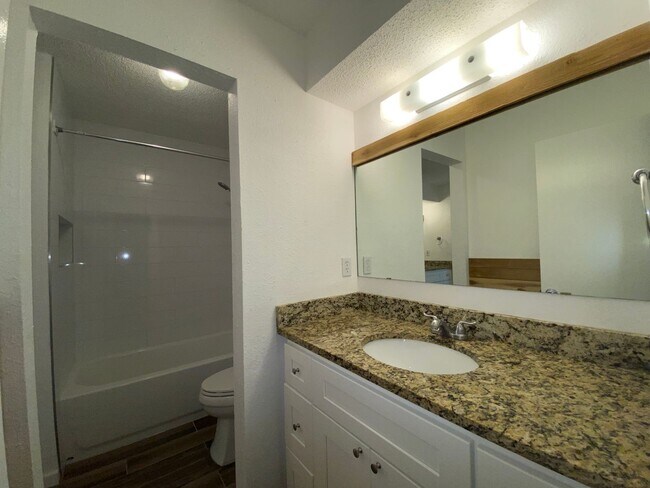 Building Photo - 9618 Sugar Hill Dr
