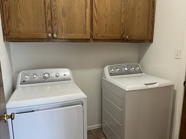 Building Photo - 9712 Grissom Dr