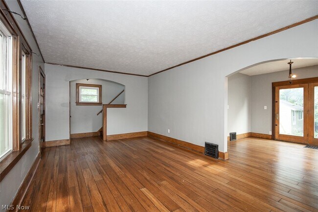 Building Photo - 888 Harrison Ave