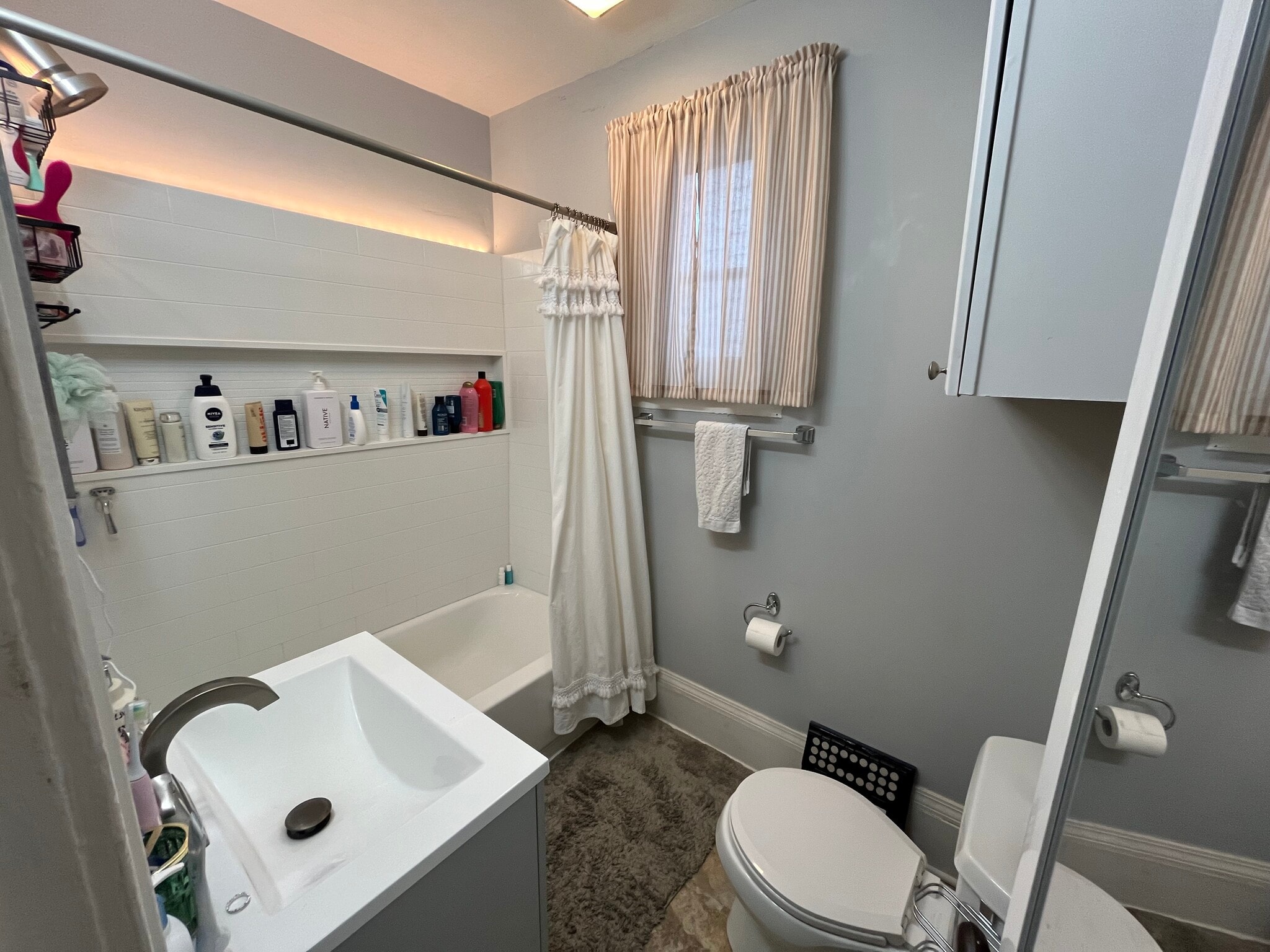 Bathroom - 1401 5th St NE