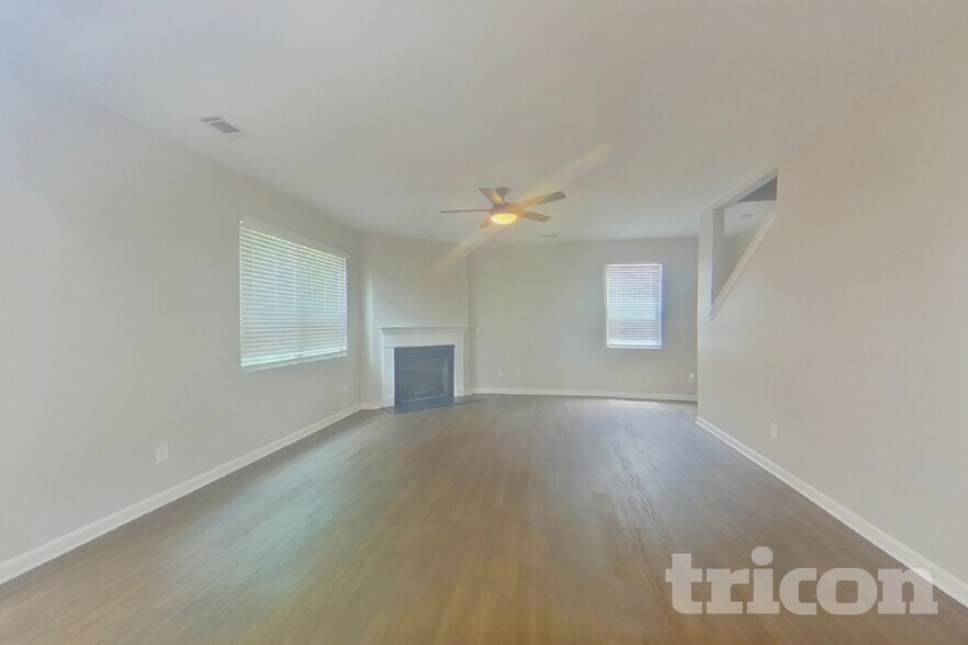 Building Photo - 1008 Eldon Ln