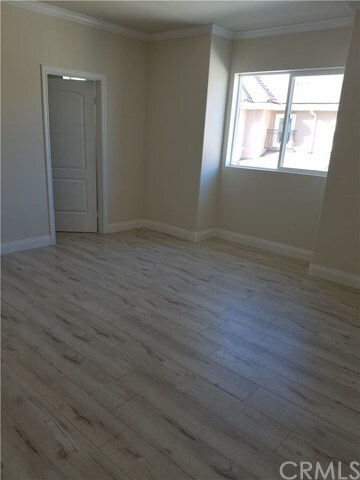 Building Photo - 4148 La Rica Ave